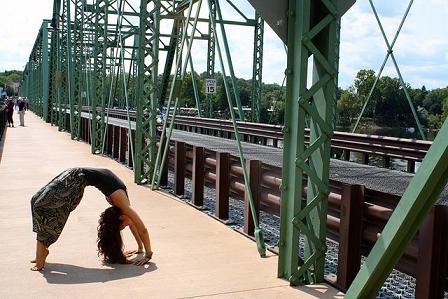 yoga en cualquier sitio - puente