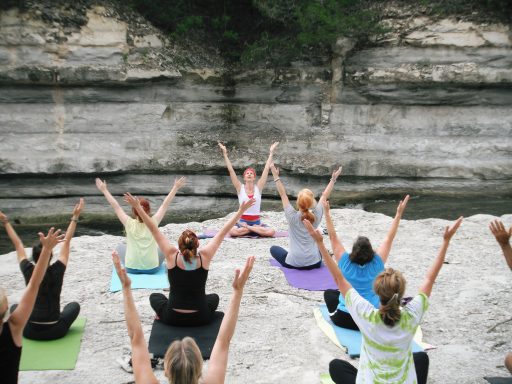 ¿Quieres algunos ejercicios de yoga gratis?